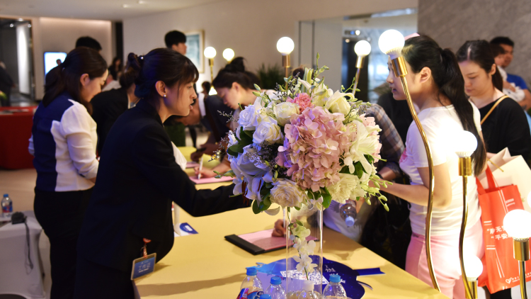 521百佳妇产梦幻星空胎教音乐会