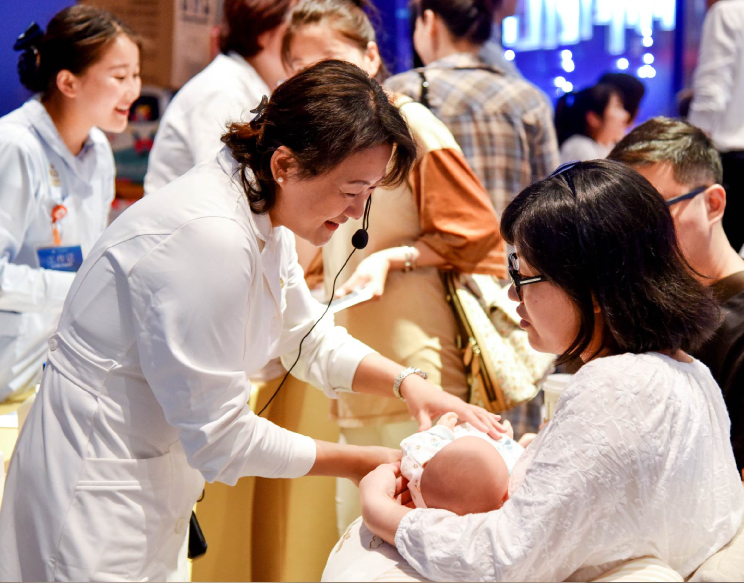 521百佳妇产梦幻星空胎教音乐会